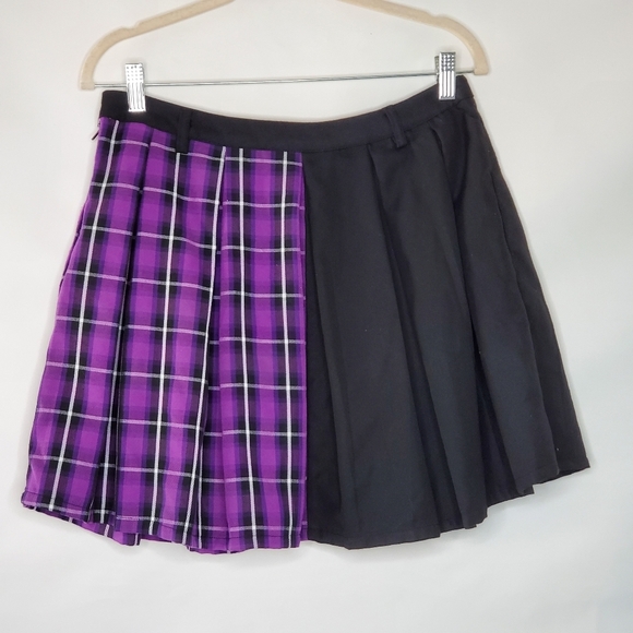 Hot Topic Color Blocked Pleated Skirt Size L Purple Plaid Mini with Pockets - Picture 2 of 9